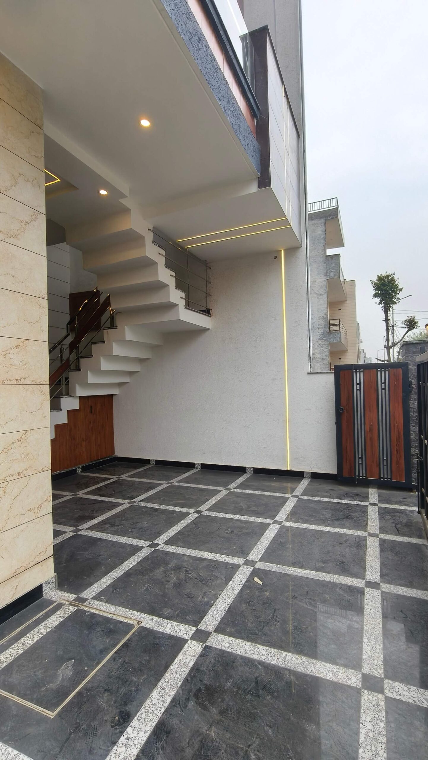Spacious 4BHk
